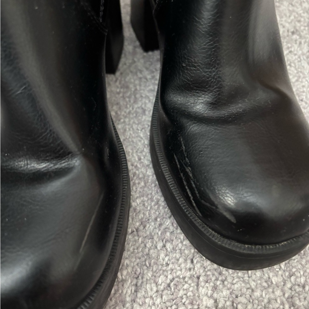 DIRTY LAUNDRY BLACK LEATHER BOOTIES - Picture 2 of 6